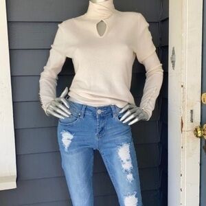 NEIMAN MARCUS Cream Wool Sweater, size M